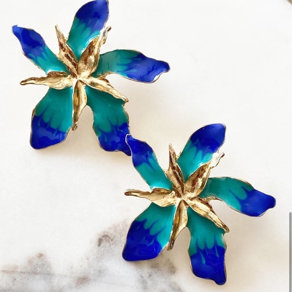 Ocean Blue Flower Earrings